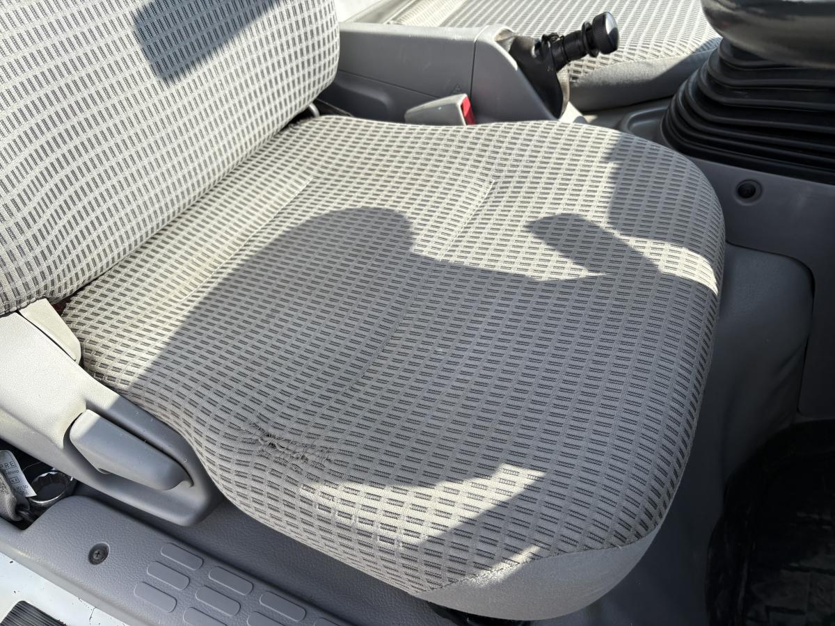 H27デュトロ セミロング 2t|中古トラックの販売・買取・査定のアイナビ