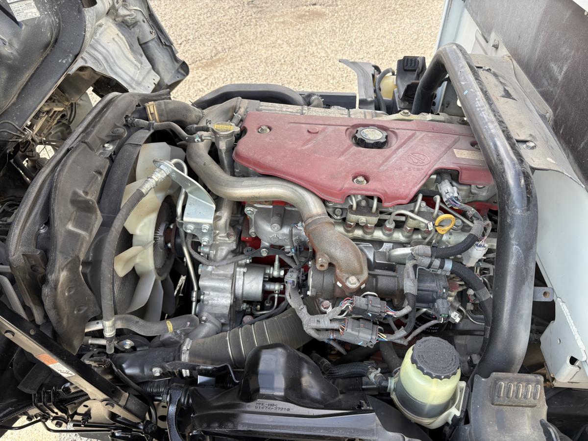 H27デュトロ セミロング 2t|中古トラックの販売・買取・査定のアイナビ