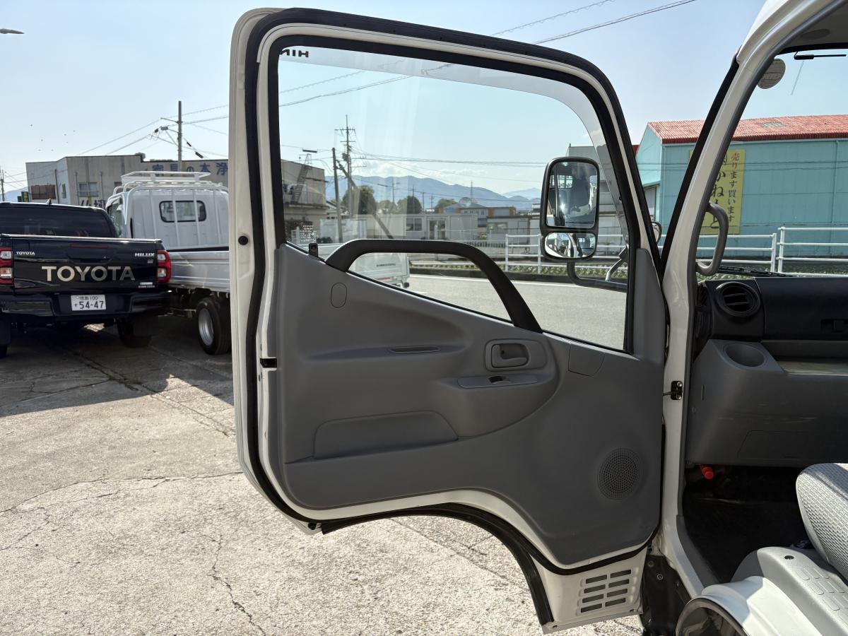 H27デュトロ セミロング 2t|中古トラックの販売・買取・査定のアイナビ