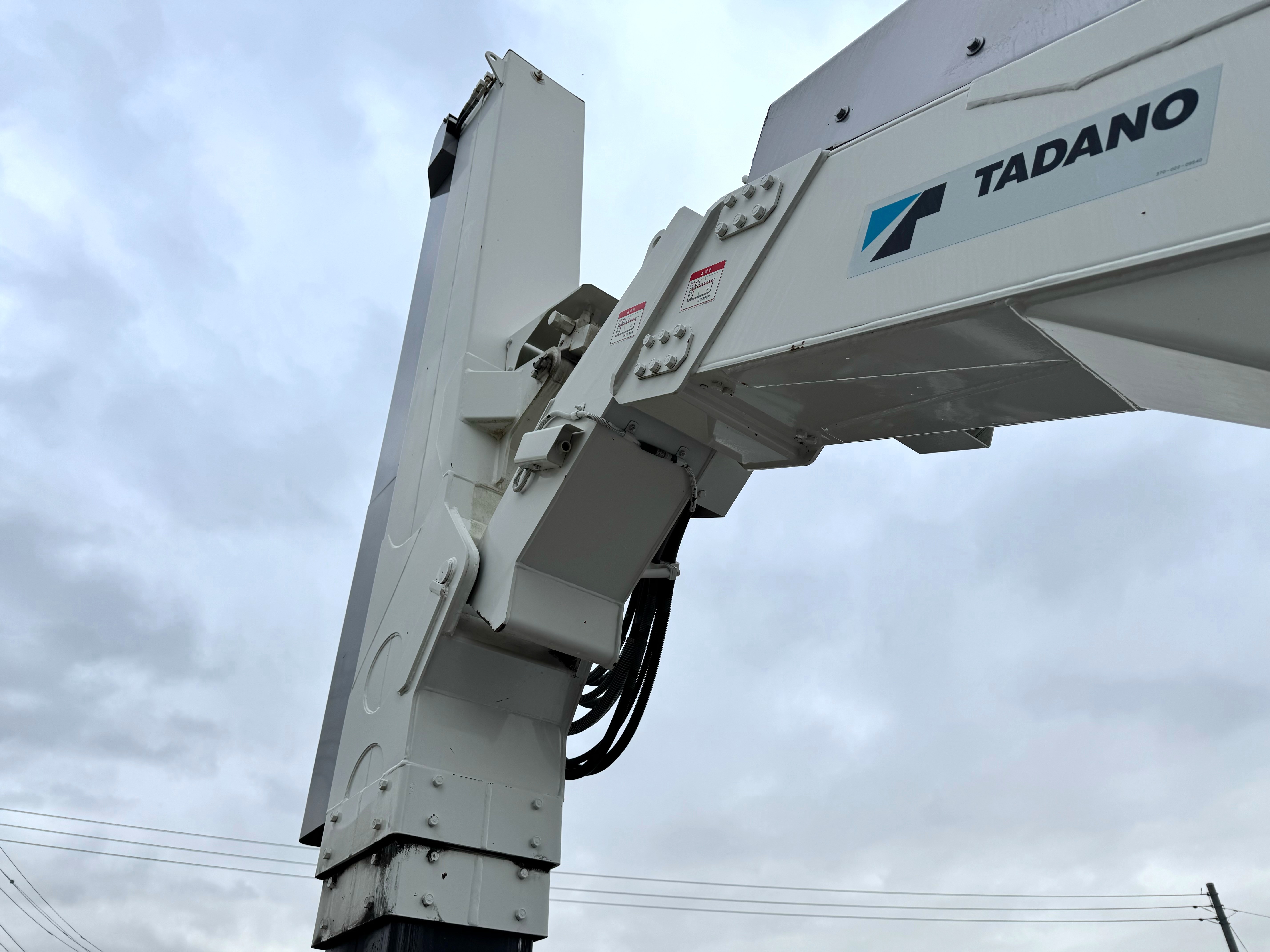 日野　デュトロ　橋梁点検車　アワメーター861h　6MT　ワイド　セミロング　高所作業車　ブリッジチェッカー|中古トラックの販売・買取・査定のアイナビ