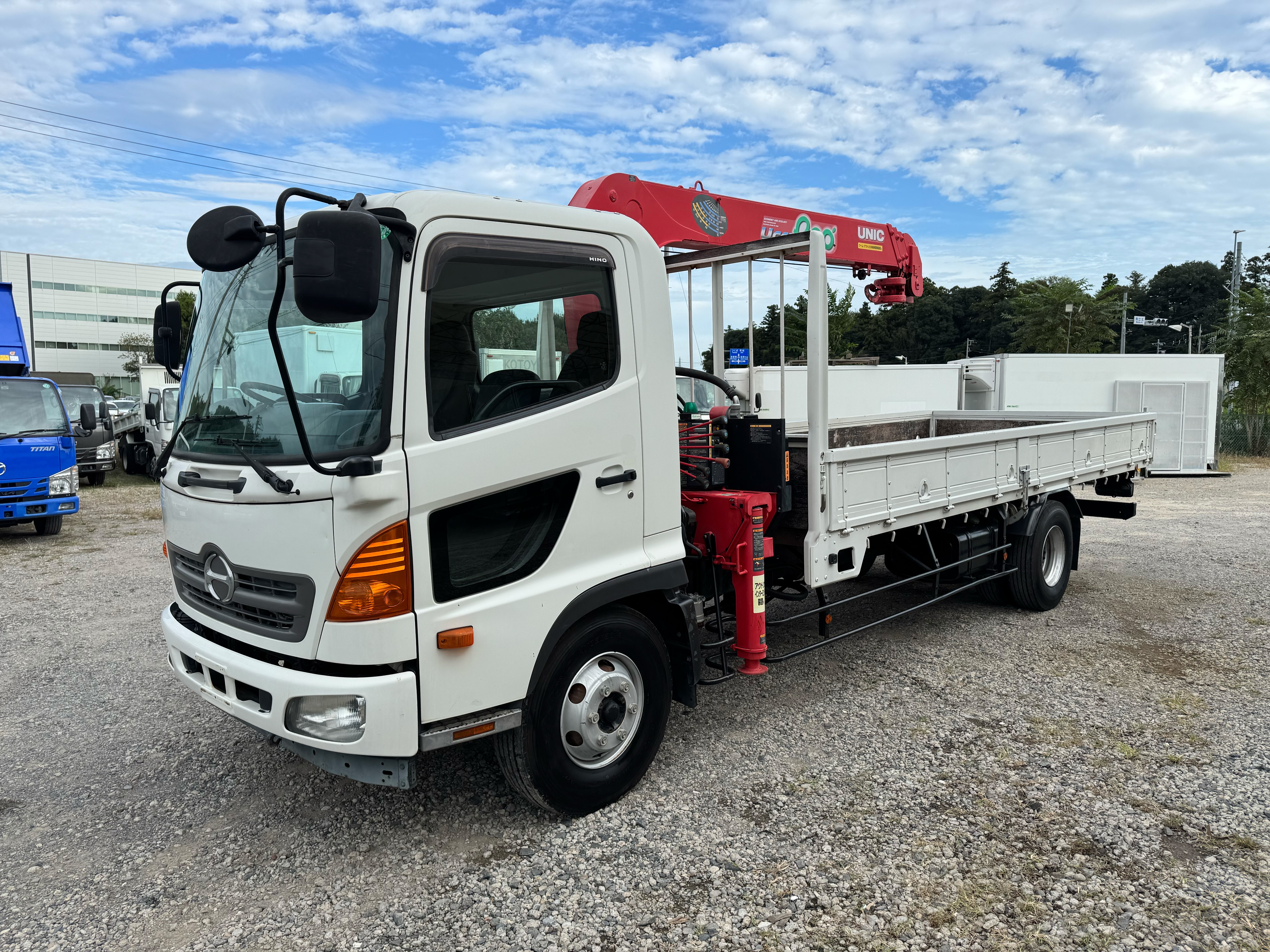 日野　レンジャー　ユニックUCANeco　4段　ラジコン　フックイン　標準　6MT　床木製　3方開|中古トラックの販売・買取・査定のアイナビ