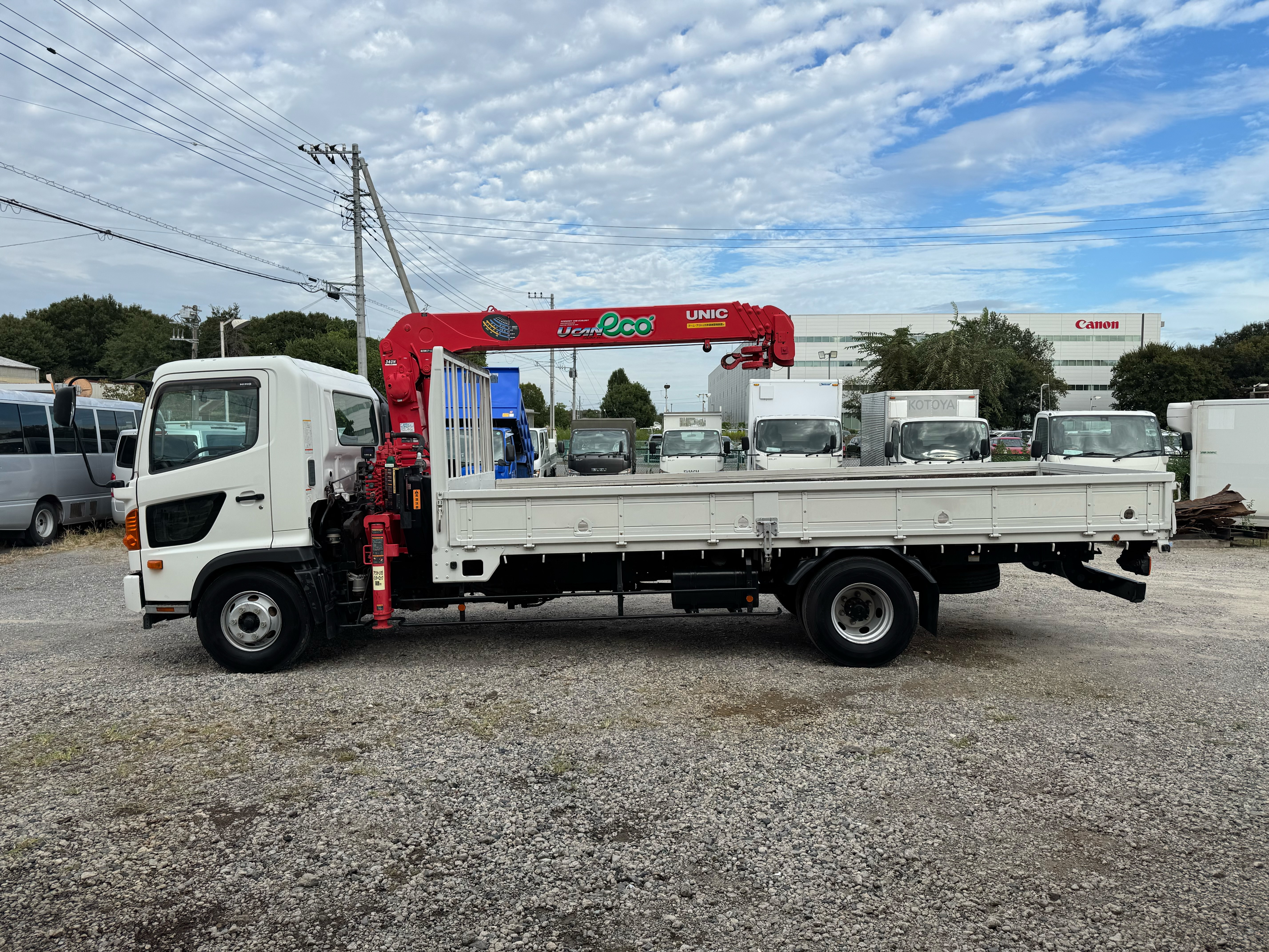 日野　レンジャー　ユニックUCANeco　4段　ラジコン　フックイン　標準　6MT　床木製　3方開|中古トラックの販売・買取・査定のアイナビ