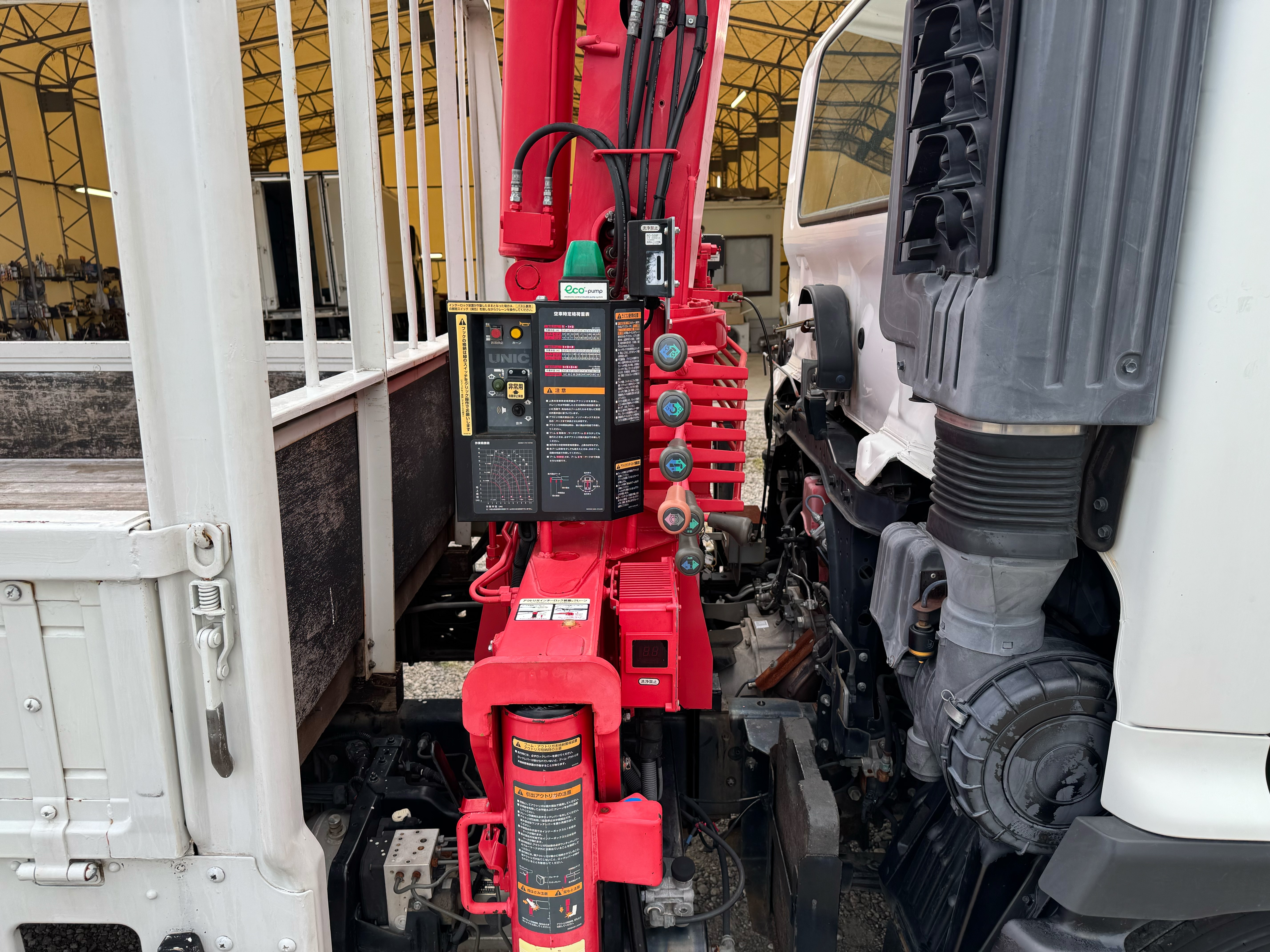 日野　レンジャー　ユニックUCANeco　4段　ラジコン　フックイン　標準　6MT　床木製　3方開|中古トラックの販売・買取・査定のアイナビ