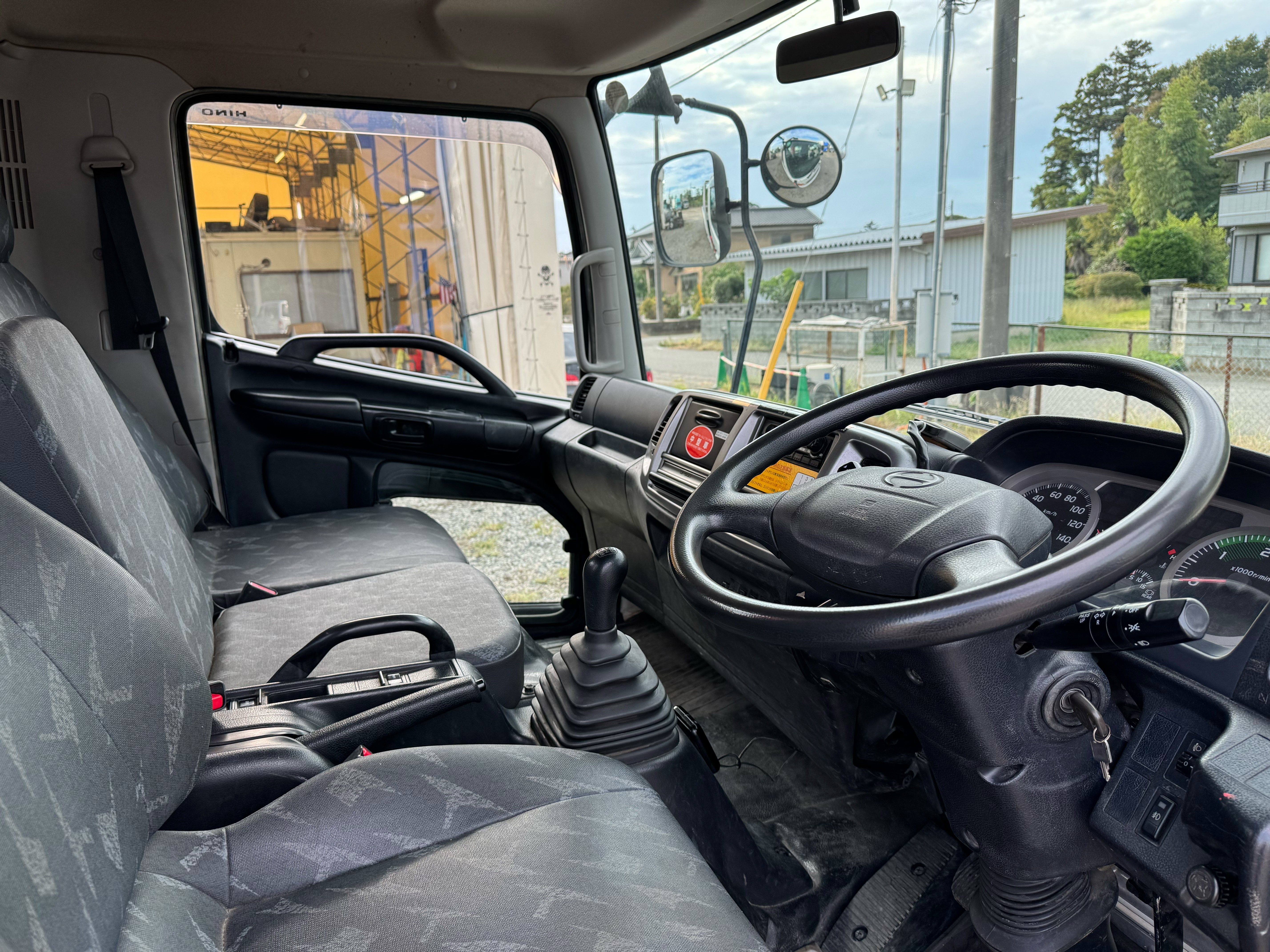 日野　レンジャー　ユニックUCANeco　4段　ラジコン　フックイン　標準　6MT　床木製　3方開|中古トラックの販売・買取・査定のアイナビ