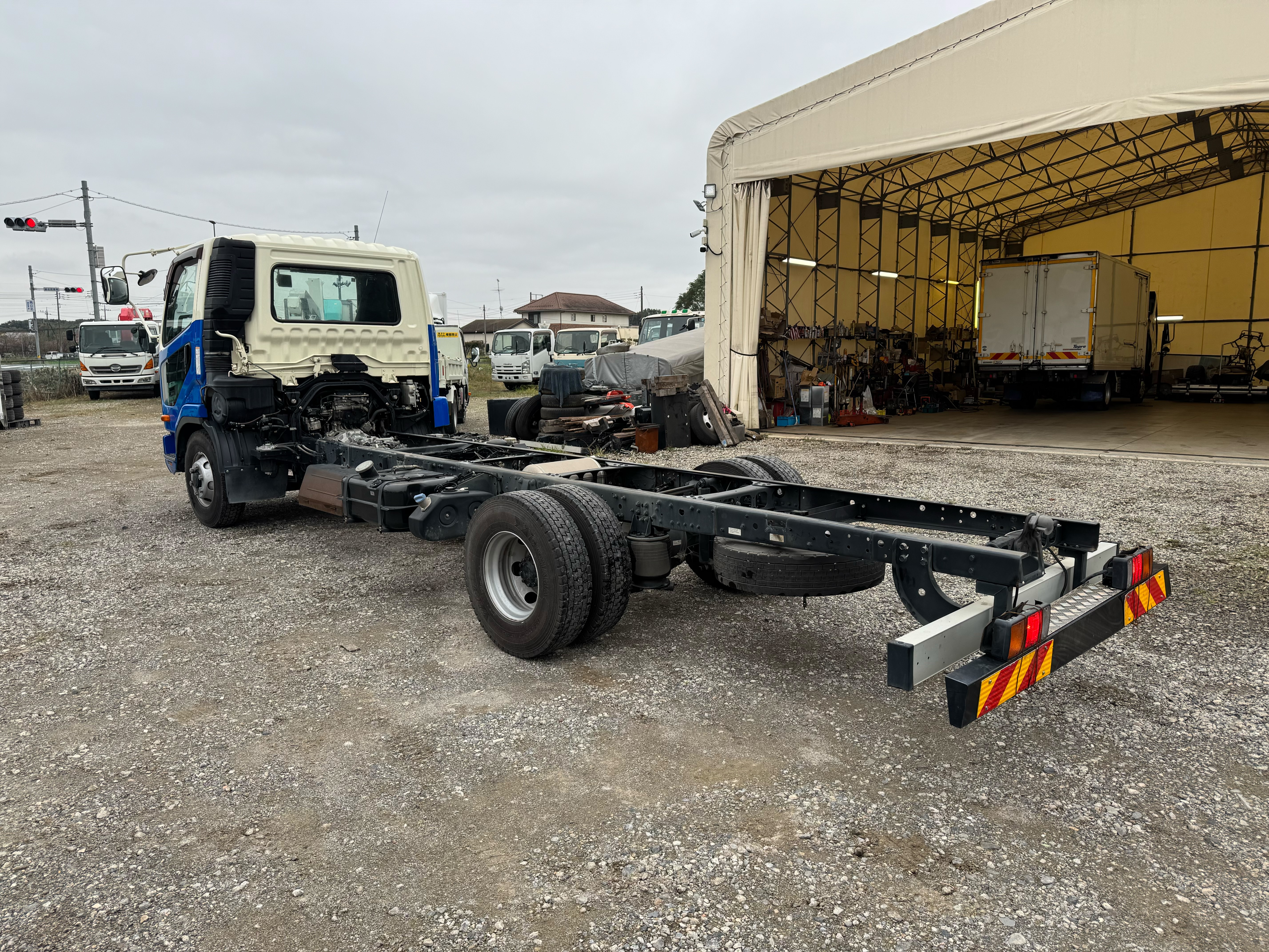 三菱ふそう　ファイター　標準　リアエアサス　ホイールベースH尺(57ベース)　6MT|中古トラックの販売・買取・査定のアイナビ