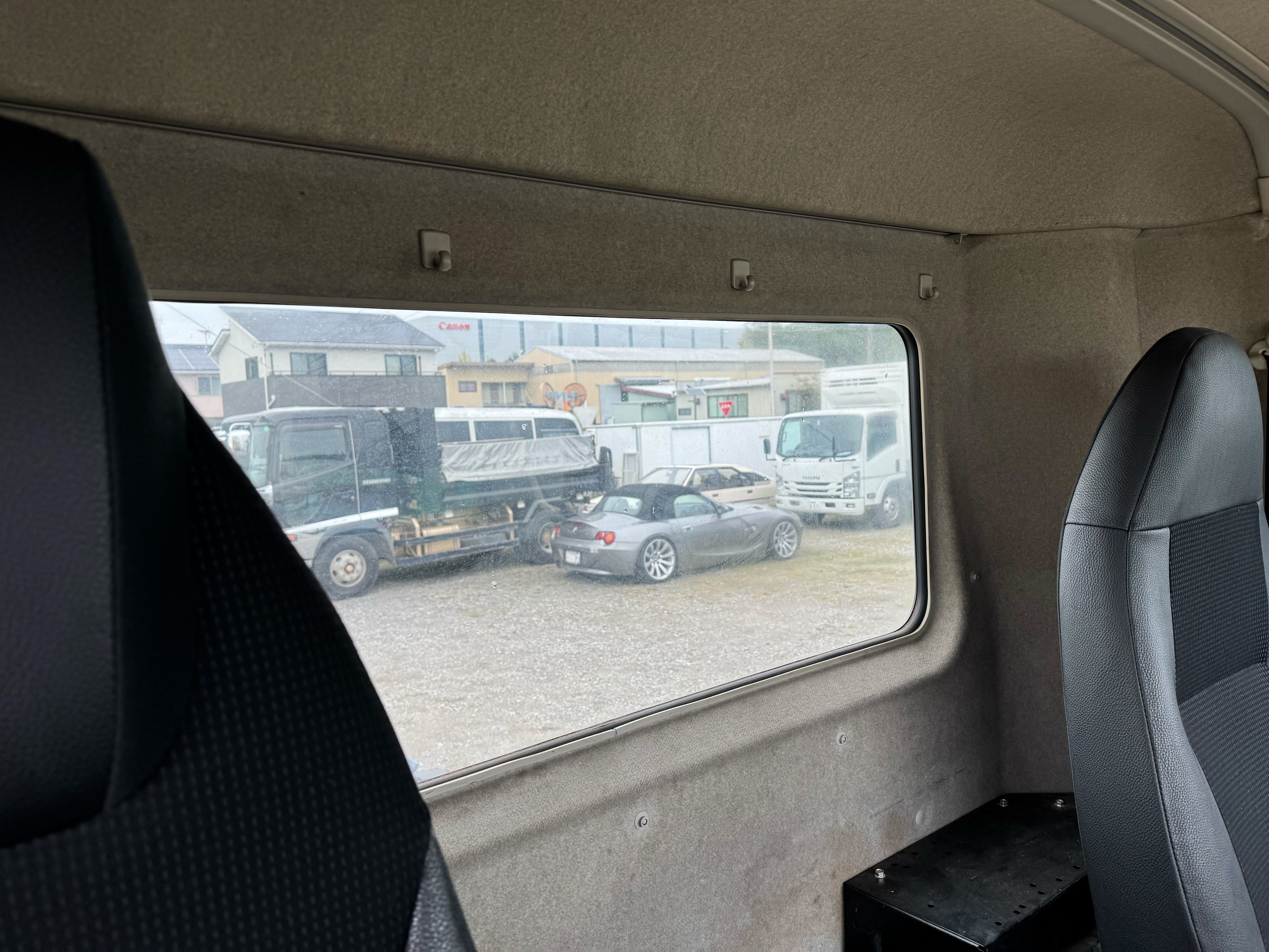 三菱ふそう　ファイター　標準　リアエアサス　ホイールベースH尺(57ベース)　6MT|中古トラックの販売・買取・査定のアイナビ