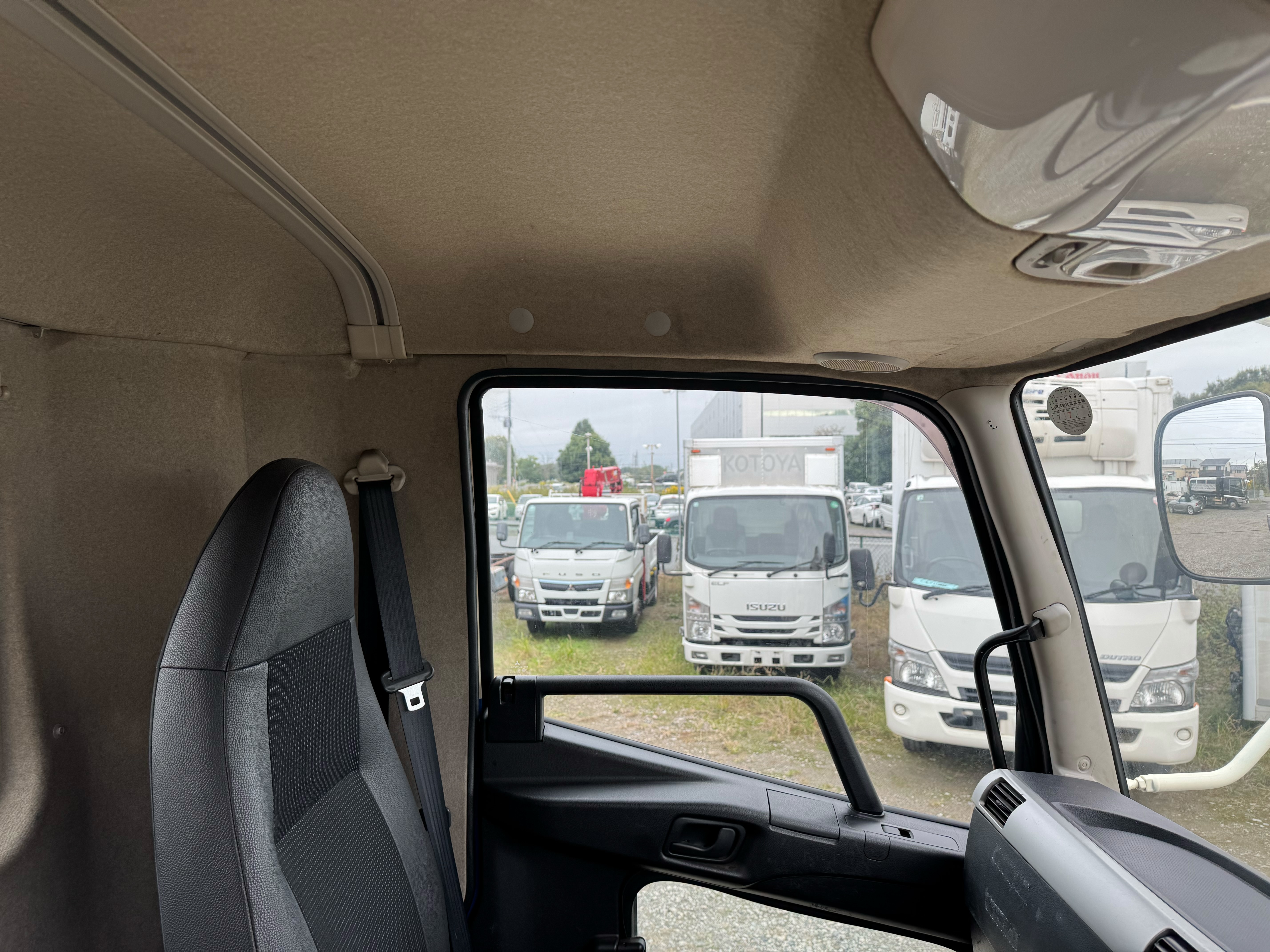 三菱ふそう　ファイター　標準　リアエアサス　ホイールベースH尺(57ベース)　6MT|中古トラックの販売・買取・査定のアイナビ