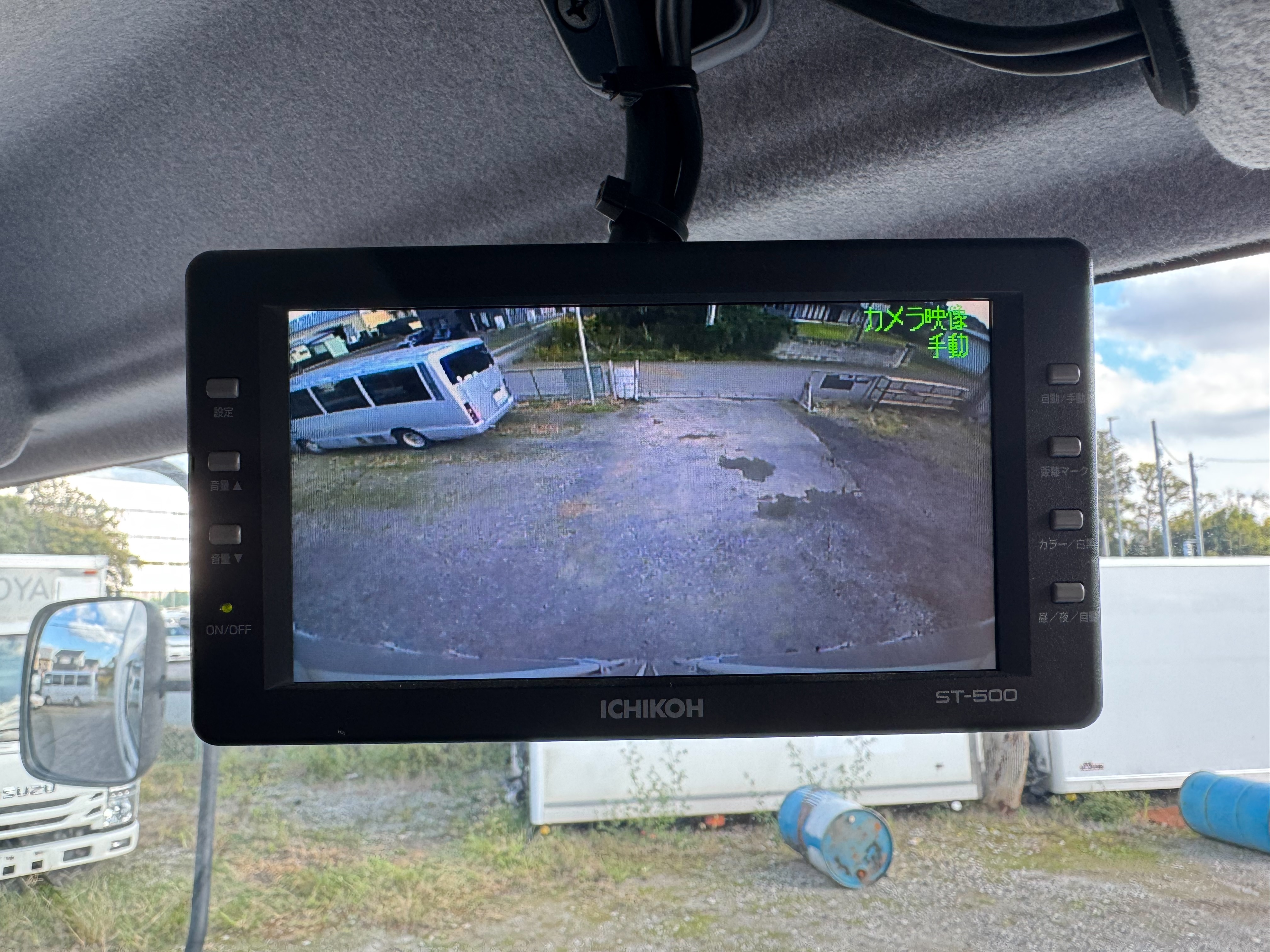 いすゞ　フォワード　67ワイド　リアエアサス　6MT　バックカメラ　ドライバン|中古トラックの販売・買取・査定のアイナビ