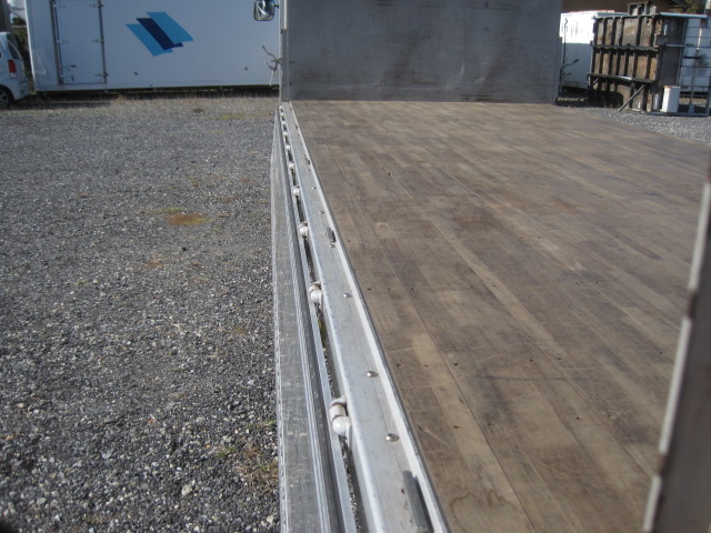 フルワイドエアサス寝台付アルミホィール下回り綺麗|中古トラックの販売・買取・査定のアイナビ