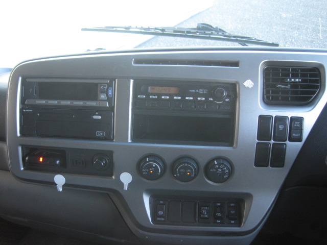 フルワイドエアサス寝台付アルミホィール下回り綺麗|中古トラックの販売・買取・査定のアイナビ