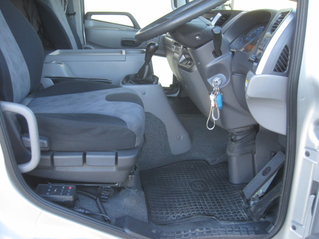 フルワイドエアサス寝台付アルミホィール下回り綺麗|中古トラックの販売・買取・査定のアイナビ