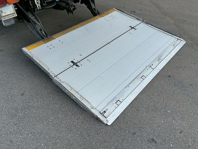 R404A菱重コールドチェーンショートキャブベッドレス4t8t|中古トラックの販売・買取・査定のアイナビ