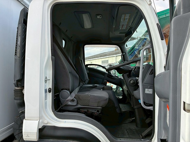 R404A菱重コールドチェーンショートキャブベッドレス4t8t|中古トラックの販売・買取・査定のアイナビ