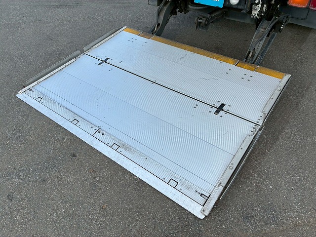 R404A菱重コールドチェーンショートキャブベッドレス4t8t|中古トラックの販売・買取・査定のアイナビ