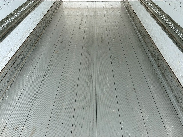 R404A菱重コールドチェーンショートキャブベッドレス4t8t|中古トラックの販売・買取・査定のアイナビ