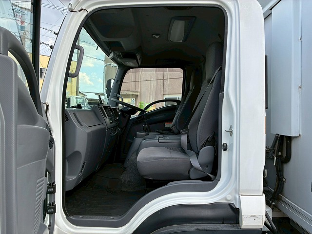 R404A菱重コールドチェーンショートキャブベッドレス4t8t|中古トラックの販売・買取・査定のアイナビ