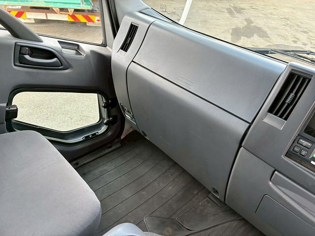 R404A菱重コールドチェーンショートキャブベッドレス4t8t|中古トラックの販売・買取・査定のアイナビ