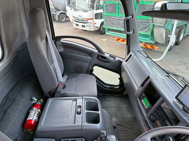 R404A菱重コールドチェーンショートキャブベッドレス4t8t|中古トラックの販売・買取・査定のアイナビ