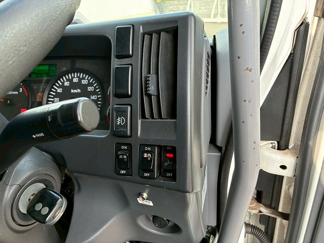 R404A菱重コールドチェーンショートキャブベッドレス4t8t|中古トラックの販売・買取・査定のアイナビ