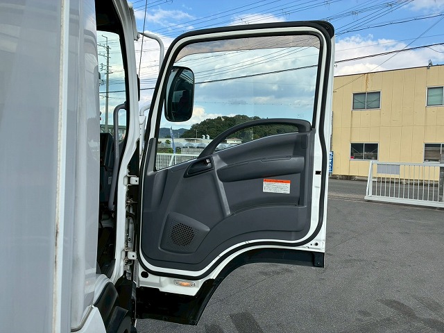 R404A菱重コールドチェーンショートキャブベッドレス4t8t|中古トラックの販売・買取・査定のアイナビ