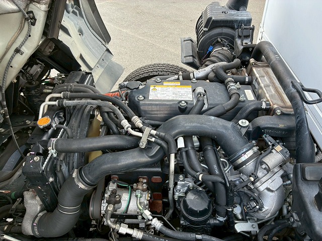 R404A菱重コールドチェーンショートキャブベッドレス4t8t|中古トラックの販売・買取・査定のアイナビ