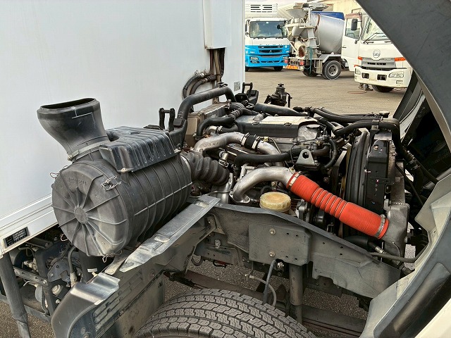 R404A菱重コールドチェーンショートキャブベッドレス4t8t|中古トラックの販売・買取・査定のアイナビ