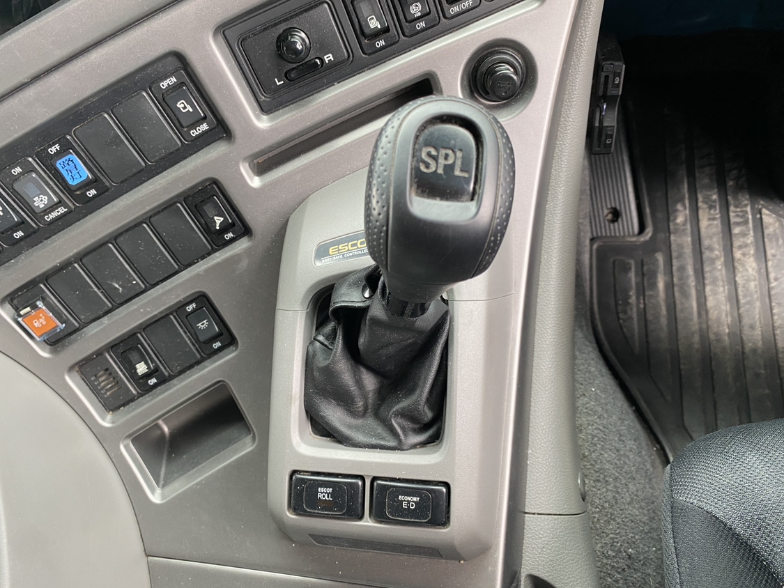 H30年式、クオン、450馬力トラクタ、車検付|中古トラックの販売・買取・査定のアイナビ