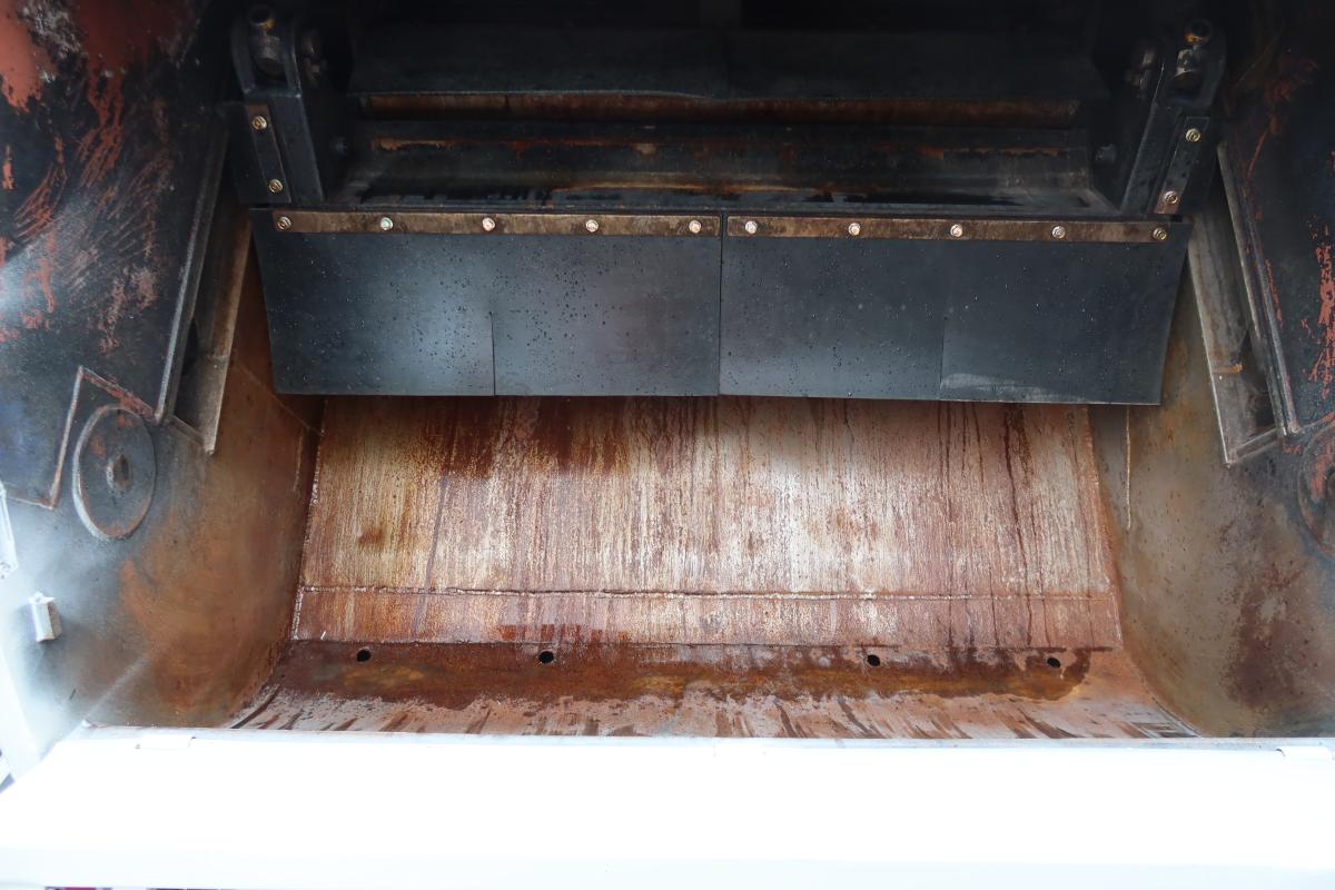 標準幅 プレス式パッカー車 極東製5.3立米 積載3300kg|中古トラックの販売・買取・査定のアイナビ