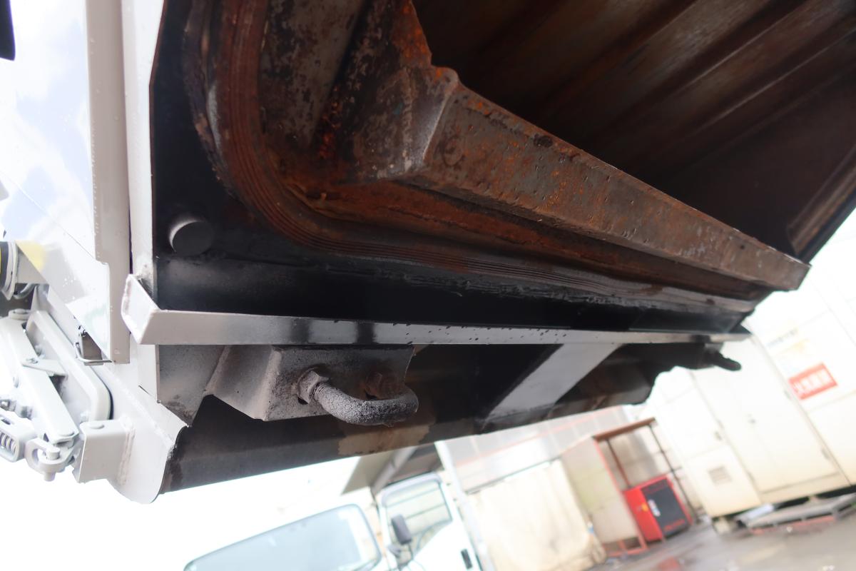 標準幅 プレス式パッカー車 極東製5.3立米 積載3300kg|中古トラックの販売・買取・査定のアイナビ