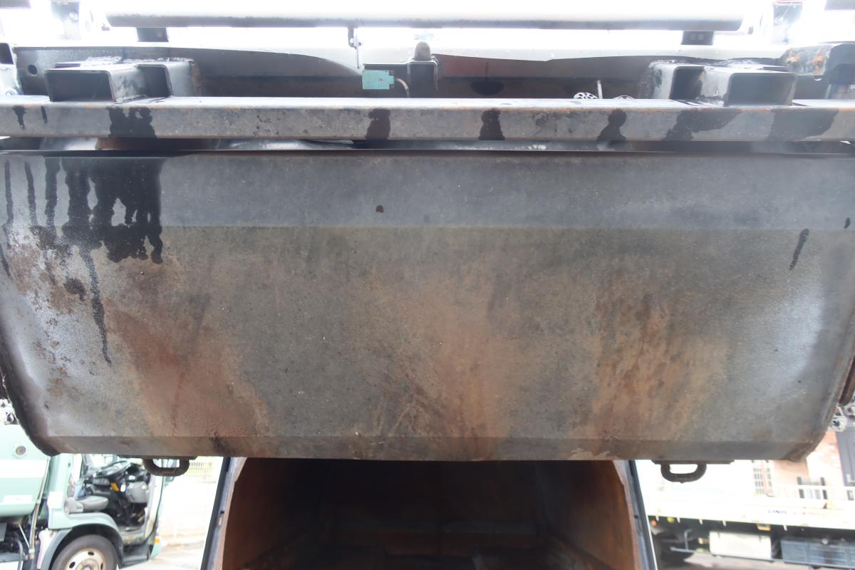 標準幅 プレス式パッカー車 極東製5.3立米 積載3300kg|中古トラックの販売・買取・査定のアイナビ