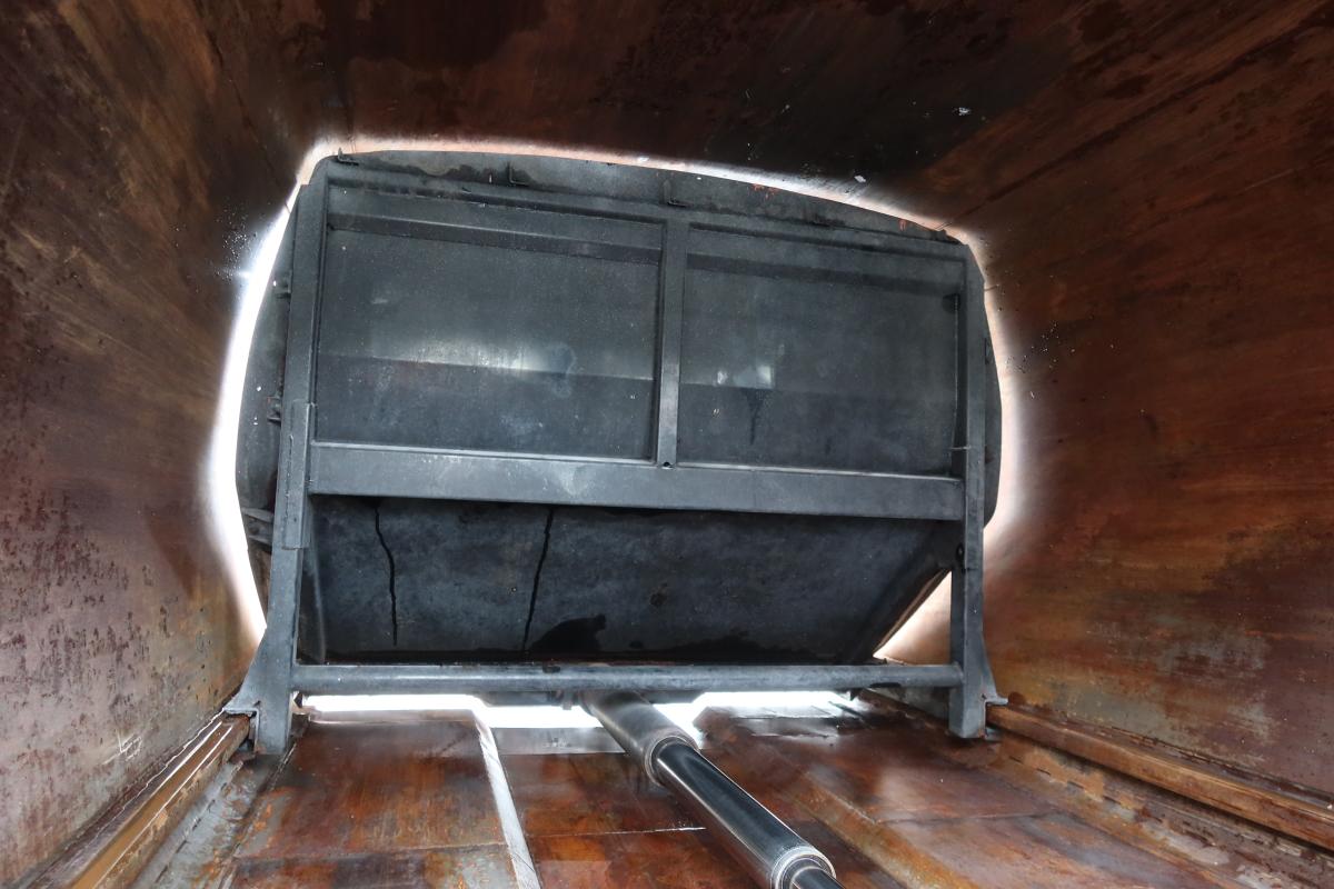 標準幅 プレス式パッカー車 極東製5.3立米 積載3300kg|中古トラックの販売・買取・査定のアイナビ