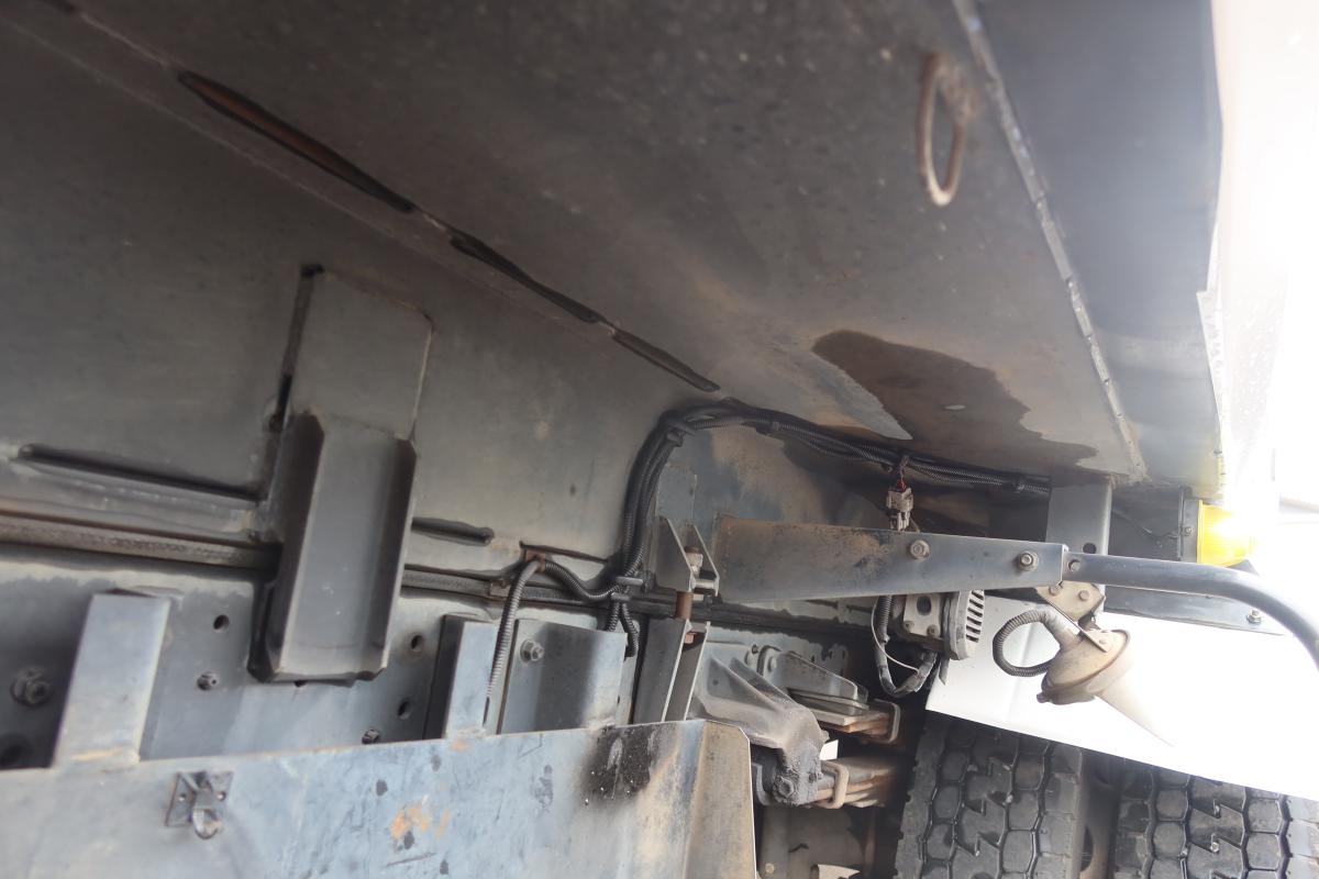 標準幅 プレス式パッカー車 極東製5.3立米 積載3300kg|中古トラックの販売・買取・査定のアイナビ