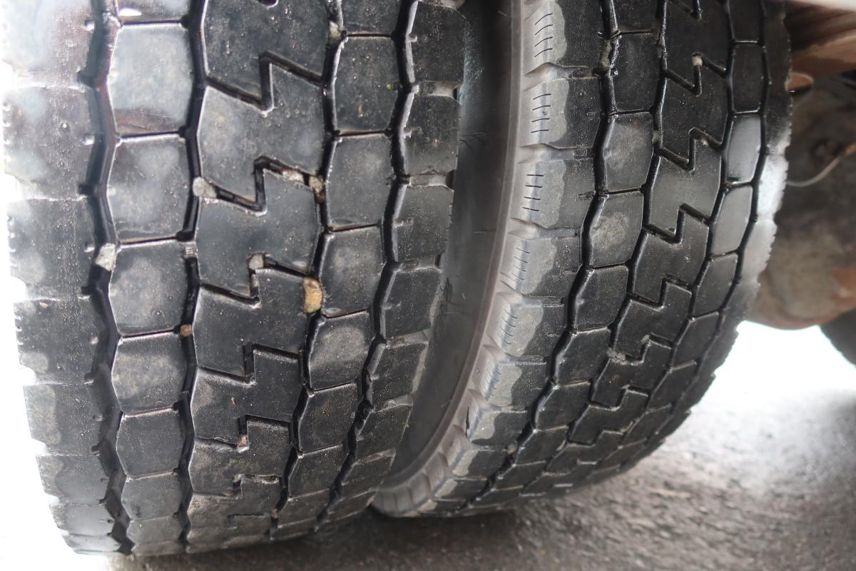 標準幅 プレス式パッカー車 極東製5.3立米 積載3300kg|中古トラックの販売・買取・査定のアイナビ