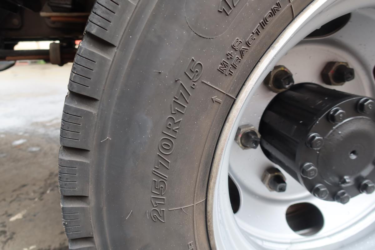 標準幅 プレス式パッカー車 極東製5.3立米 積載3300kg|中古トラックの販売・買取・査定のアイナビ