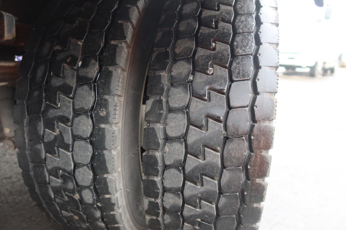 標準幅 プレス式パッカー車 極東製5.3立米 積載3300kg|中古トラックの販売・買取・査定のアイナビ