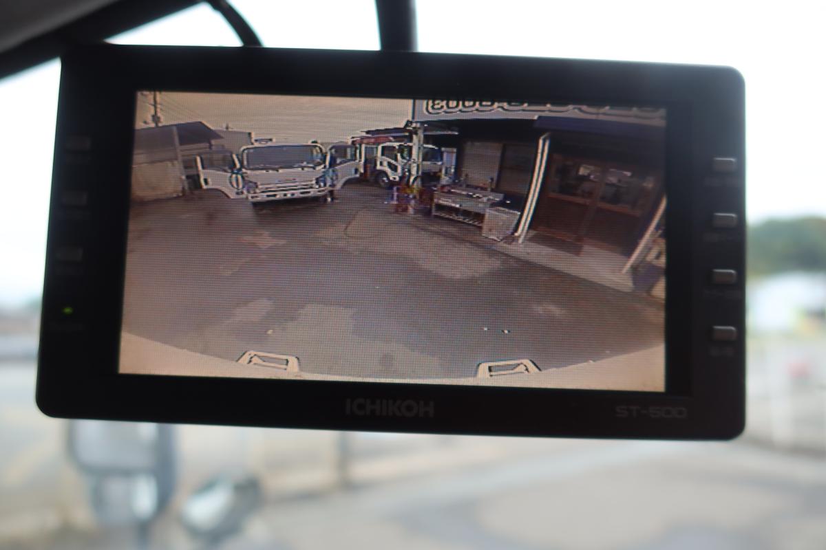 標準幅 プレス式パッカー車 極東製5.3立米 積載3300kg|中古トラックの販売・買取・査定のアイナビ