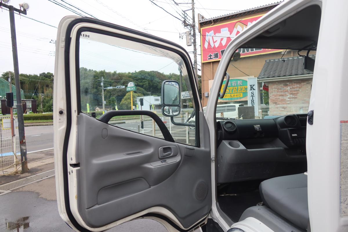 標準幅 プレス式パッカー車 極東製5.3立米 積載3300kg|中古トラックの販売・買取・査定のアイナビ