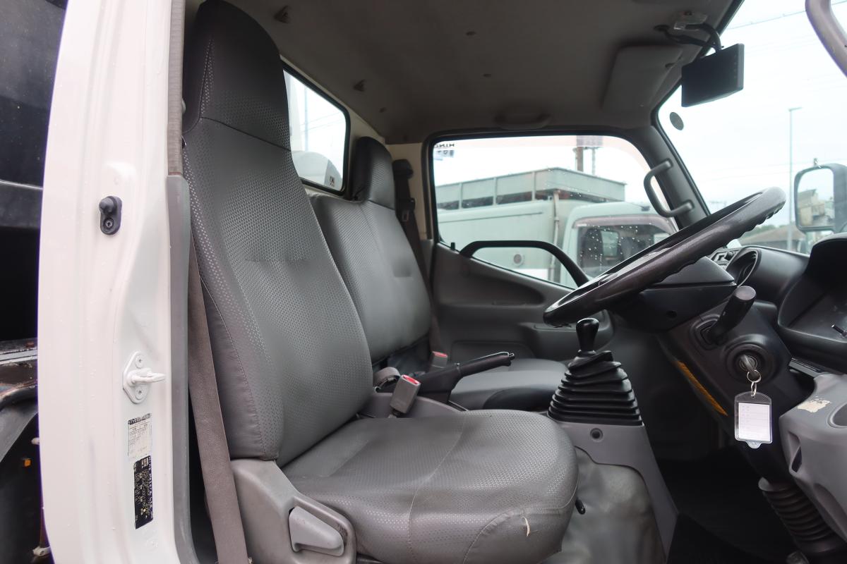 標準幅 プレス式パッカー車 極東製5.3立米 積載3300kg|中古トラックの販売・買取・査定のアイナビ