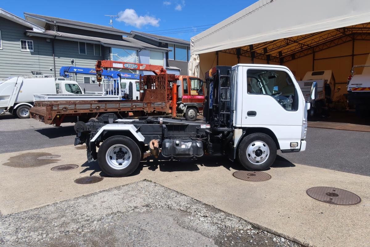 新明和製アームロール 積載3000kg 4ナンバー|中古トラックの販売・買取・査定のアイナビ