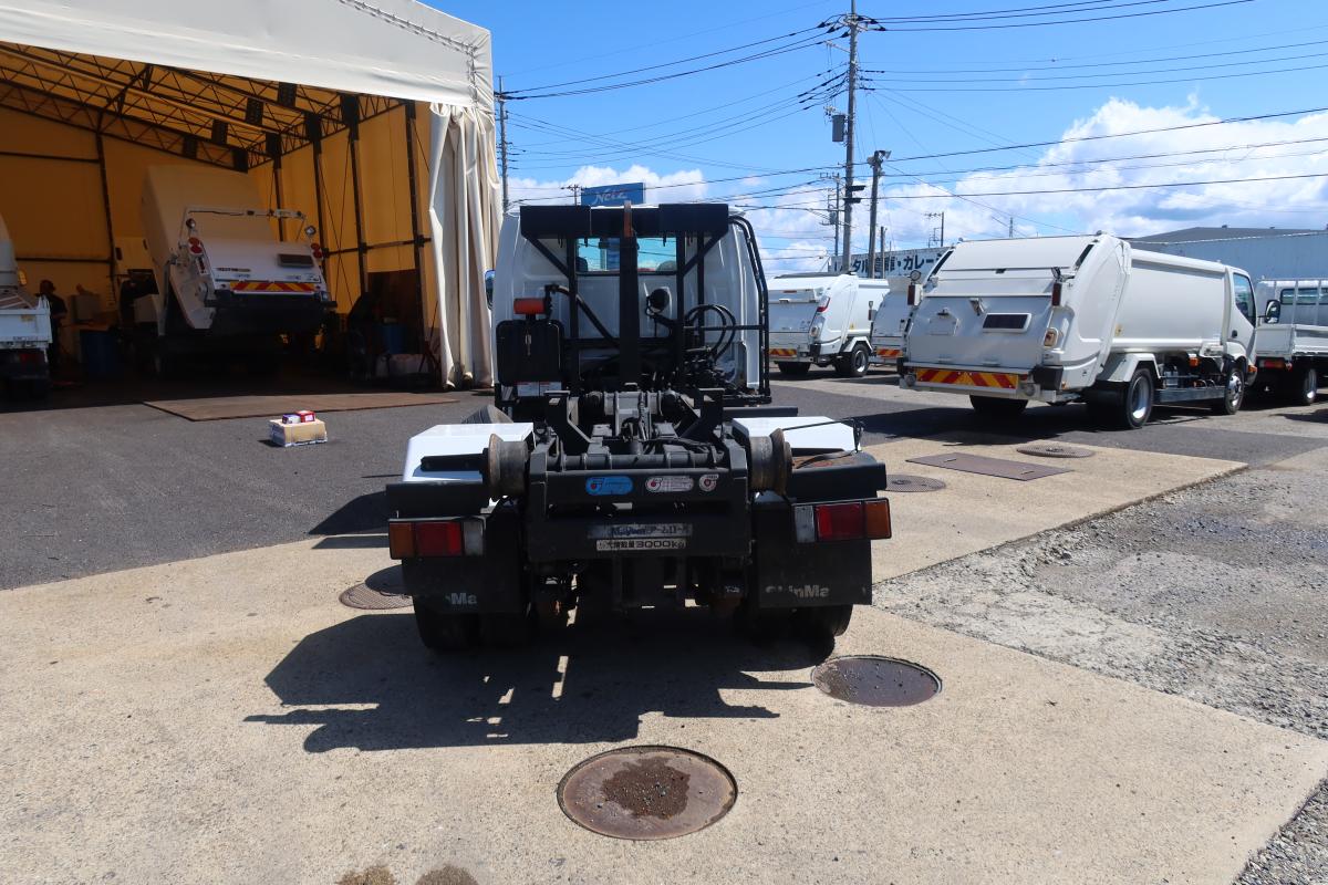 新明和製アームロール 積載3000kg 4ナンバー|中古トラックの販売・買取・査定のアイナビ