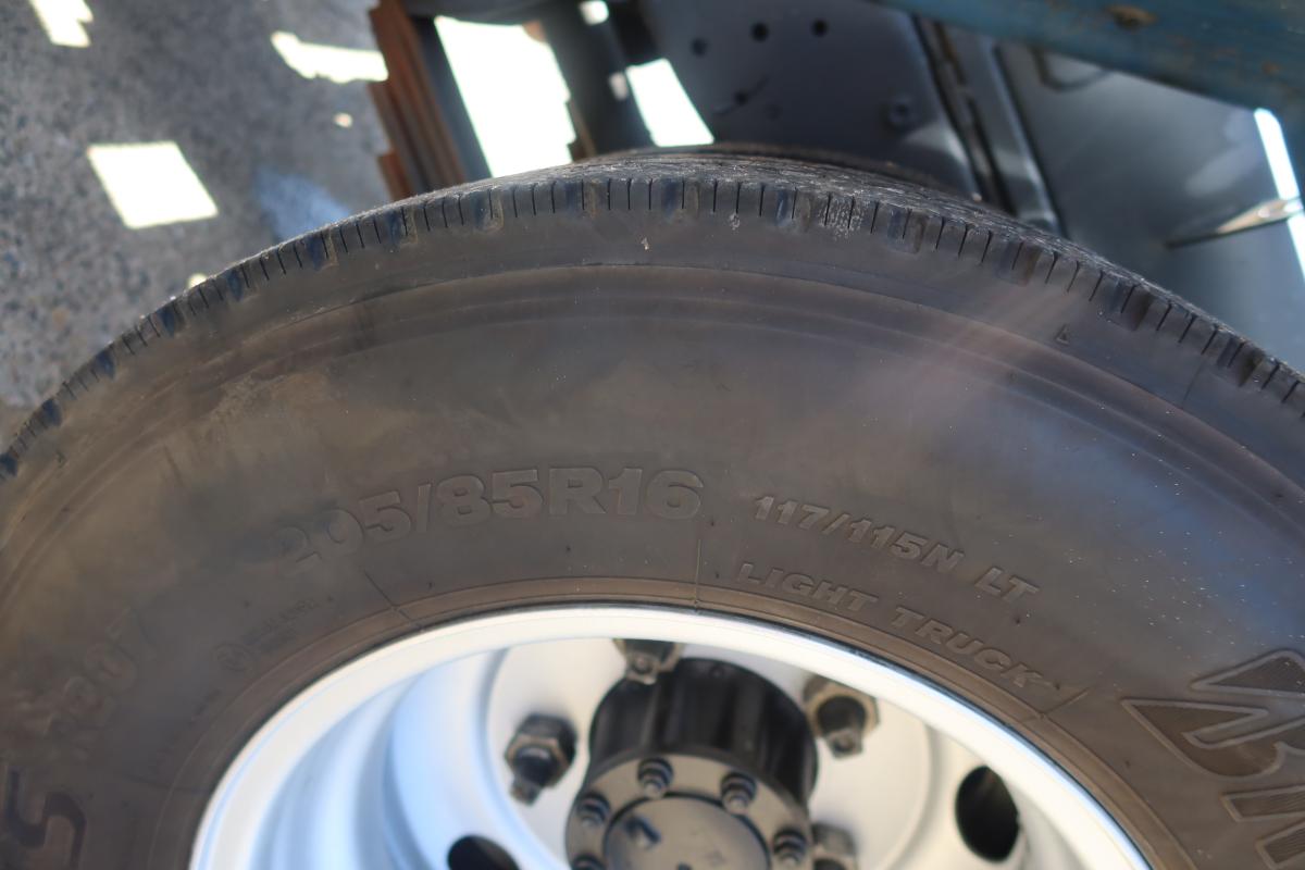 新明和製アームロール 積載3000kg 4ナンバー|中古トラックの販売・買取・査定のアイナビ