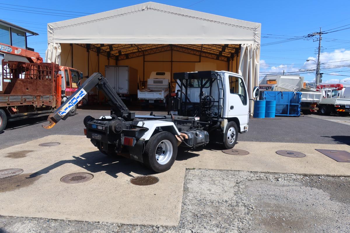 新明和製アームロール 積載3000kg 4ナンバー|中古トラックの販売・買取・査定のアイナビ