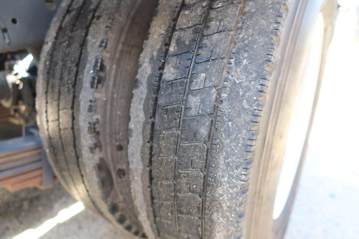 新明和製アームロール 積載3000kg 4ナンバー|中古トラックの販売・買取・査定のアイナビ