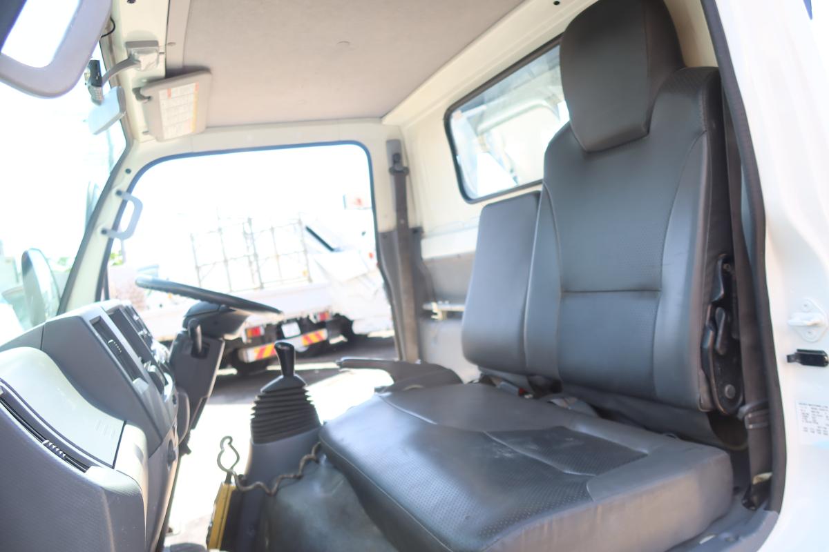 新明和製アームロール 積載3000kg 4ナンバー|中古トラックの販売・買取・査定のアイナビ