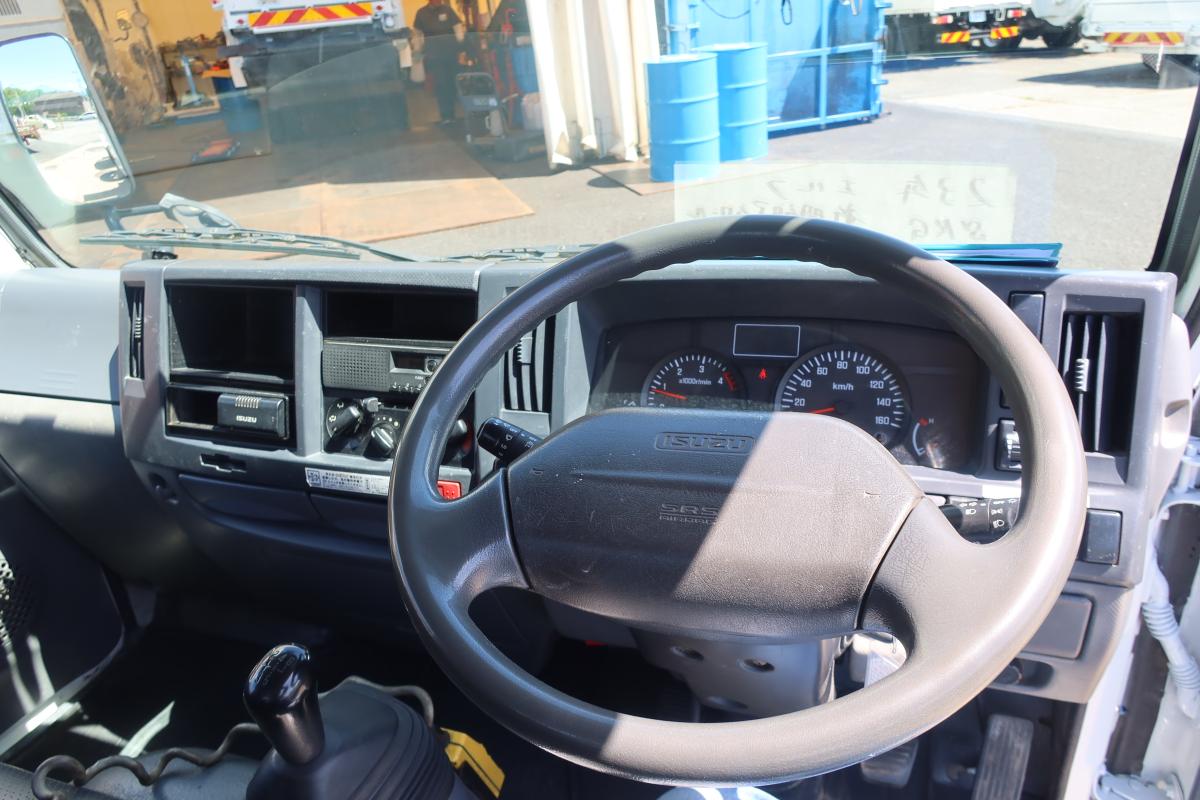 新明和製アームロール 積載3000kg 4ナンバー|中古トラックの販売・買取・査定のアイナビ