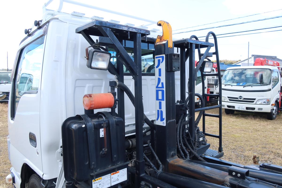 新明和製アームロール 積載2000kg4ナンバー 総重量4845kg|中古トラックの販売・買取・査定のアイナビ