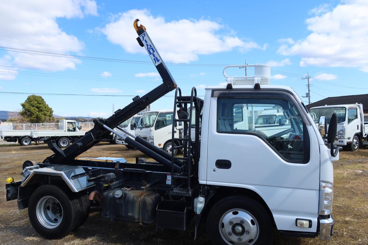 新明和製アームロール 積載2000kg4ナンバー 総重量4845kg|中古トラックの販売・買取・査定のアイナビ