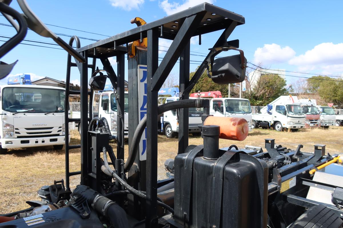 新明和製アームロール 積載2000kg4ナンバー 総重量4845kg|中古トラックの販売・買取・査定のアイナビ