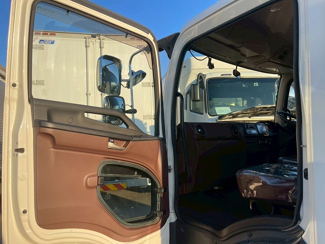 保証対象車両標準幅5800プロシフトATアルミホイール4t8t|中古トラックの販売・買取・査定のアイナビ