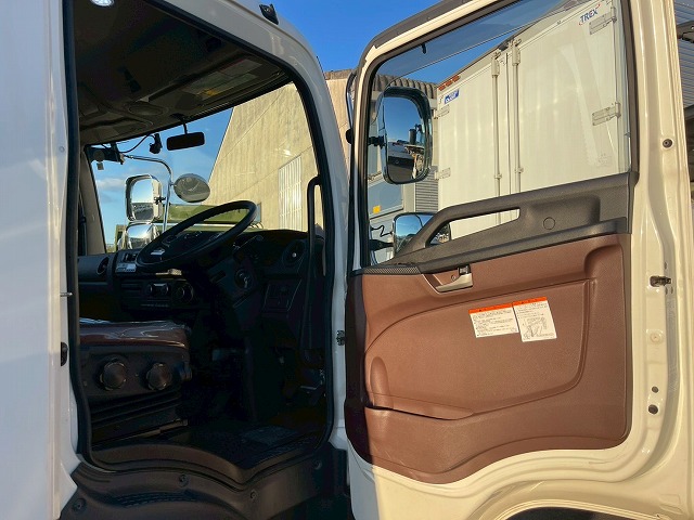 保証対象車両標準幅5800プロシフトATアルミホイール4t8t|中古トラックの販売・買取・査定のアイナビ